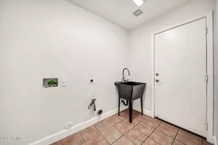 10817 W Almeria Rd, Avondale, AZ 85392 - Photo 32