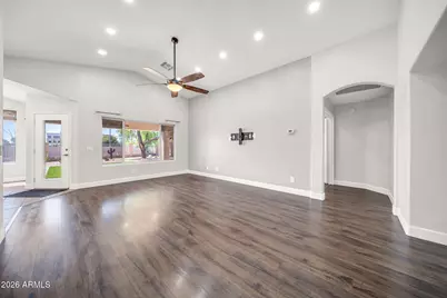 10817 W Almeria Road, Avondale, AZ 85392 - Photo 8