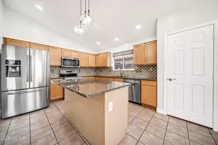 10817 W Almeria Rd, Avondale, AZ 85392 - Photo 14