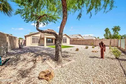 10817 W Almeria Road, Avondale, AZ 85392 - Photo 40