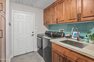 8667 E Lariat Ln, Scottsdale, AZ 85255 - Photo 36
