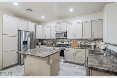 18211 W Eva Street, Waddell, AZ 85355 - Photo 8