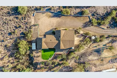 50031 N 27th Avenue, New River, AZ 85087 - Photo 2