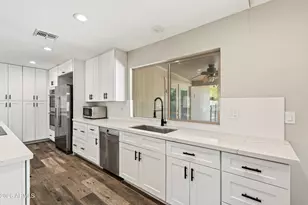 5227 E Paradise Ln, Scottsdale, AZ 85254 - Photo 10