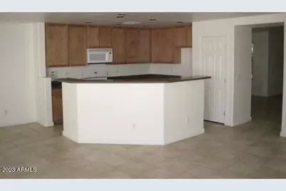 8521 N 64th Drive, Glendale, AZ 85302 - Photo 6