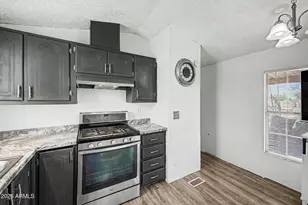 303 E South Mountain Ave, Phoenix, AZ 85042 - Photo 6