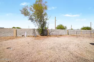 303 E South Mountain Ave, Phoenix, AZ 85042 - Photo 16