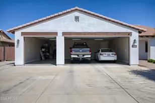 8416 W Sands Ct W, Peoria, AZ 85383 - Photo 4