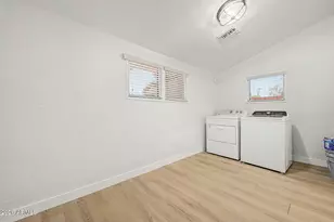 2037 N Mitchell St, Phoenix, AZ 85006 - Photo 20