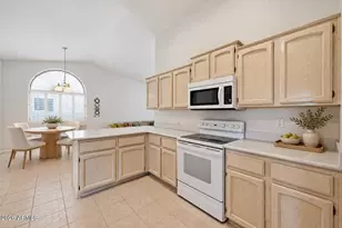 10621 E Halley Dr, Sun Lakes, AZ 85248 - Photo 22