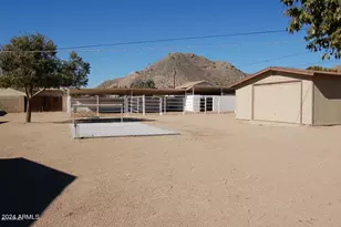 2640 E Captain Dreyfus Ave, Phoenix, AZ 85032 - Photo 22