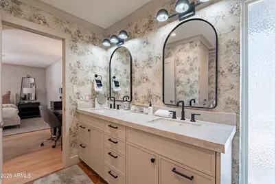 8531 E Monterey Way, Scottsdale, AZ 85251 - Photo 18