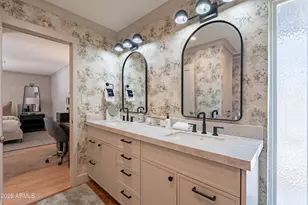 8531 E Monterey Way, Scottsdale, AZ 85251 - Photo 18