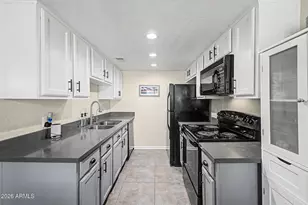 3402 N 32nd St, Phoenix, AZ 85018 - Photo 10