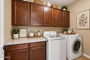 914 S Osborn Ln, Gilbert, AZ 85296 - Photo 20