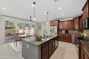 914 S Osborn Ln, Gilbert, AZ 85296 - Photo 8