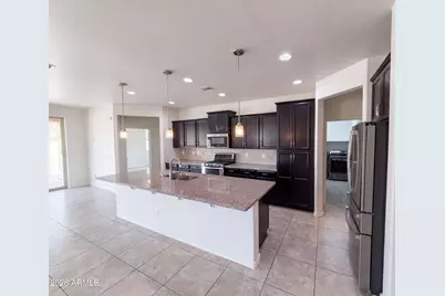 2518 E Fawn Drive, Phoenix, AZ 85042 - Photo 2