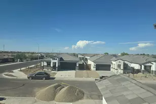 12569 W Davis Ln, Avondale, AZ 85323 - Photo 2