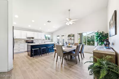 10760 W Louise Drive, Peoria, AZ 85373 - Photo 10