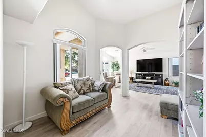 10760 W Louise Drive, Peoria, AZ 85373 - Photo 8