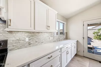10760 W Louise Drive, Peoria, AZ 85373 - Photo 18