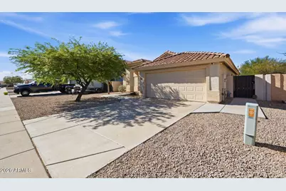 10760 W Louise Drive, Peoria, AZ 85373 - Photo 2