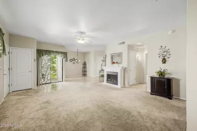 9151 W Greenway Road #113, Peoria, AZ 85381 - Photo 4