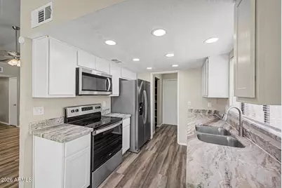 10921 W Sells Drive, Phoenix, AZ 85037 - Photo 4
