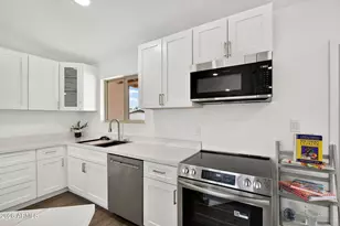 2826 E Cactus Rd, Phoenix, AZ 85032 - Photo 8