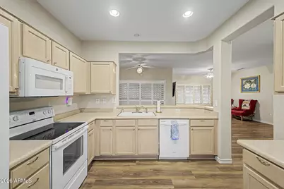 17950 N Somerset Drive, Surprise, AZ 85374 - Photo 16