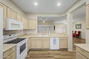 17950 N Somerset Dr, Surprise, AZ 85374 - Photo 16