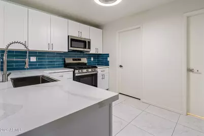 11822 N 76th Drive, Peoria, AZ 85345 - Photo 10