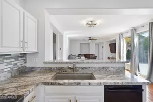 941 E Cherry Hills Dr, Chandler, AZ 85249 - Photo 14