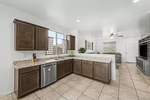 7355 W Hughes Dr, Phoenix, AZ 85043 - Photo 10