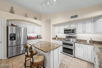 10233 W Daley Lane, Peoria, AZ 85383 - Photo 12