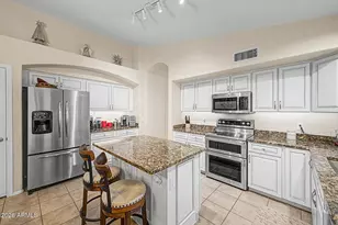 10233 W Daley Ln, Peoria, AZ 85383 - Photo 12