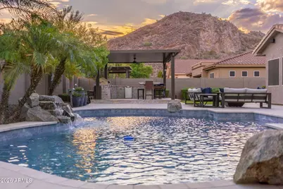 9841 W Quail Track Drive, Peoria, AZ 85383 - Photo 2