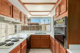 7809 N 49th Ave, Glendale, AZ 85301 - Photo 10