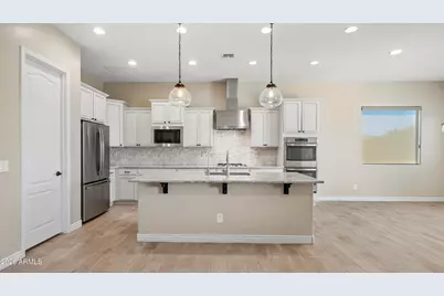 10025 W Sydney Way, Peoria, AZ 85383 - Photo 10