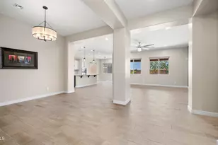 10025 W Sydney Way, Peoria, AZ 85383 - Photo 4