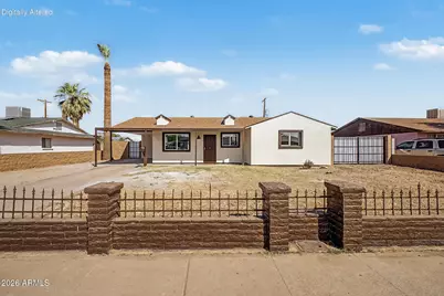 7750 W Clarendon Avenue, Phoenix, AZ 85033 - Photo 1