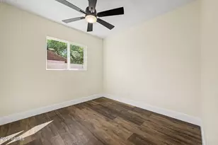 7750 W Clarendon Ave, Phoenix, AZ 85033 - Photo 16