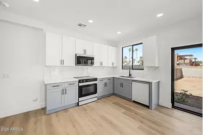 920 E Pasadena Avenue #2, Phoenix, AZ 85014 - Photo 8