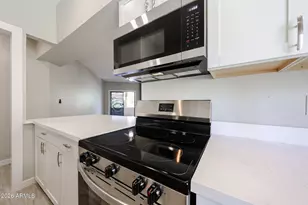 10301 N 70th St, Paradise Valley, AZ 85253 - Photo 8