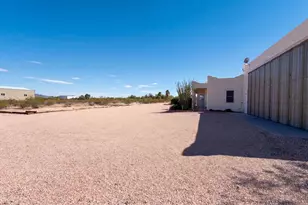 51340 W Iver Rd, Aguila, AZ 85320 - Photo 46