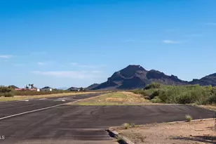 51340 W Iver Rd, Aguila, AZ 85320 - Photo 64