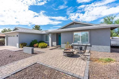 2418 W Calavar Road, Phoenix, AZ 85023 - Photo 2