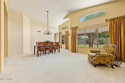 434 W Mendoza Circle, Mesa, AZ 85210 - Photo 8