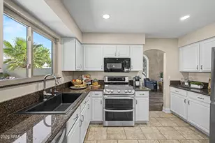3366 E Windsong Dr, Phoenix, AZ 85048 - Photo 14