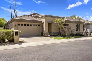 3023 E Hazelwood Street E, Phoenix, AZ 85016 - Photo 1